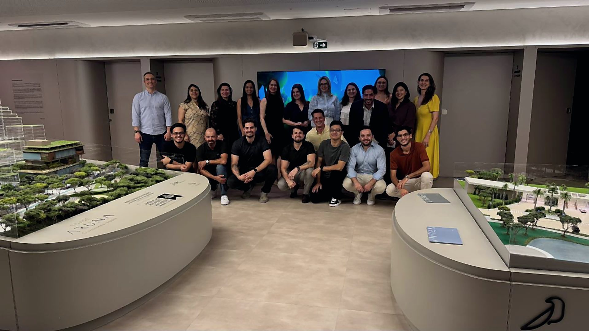 Empresários reunidos em um encontro da Confraria de Negócios